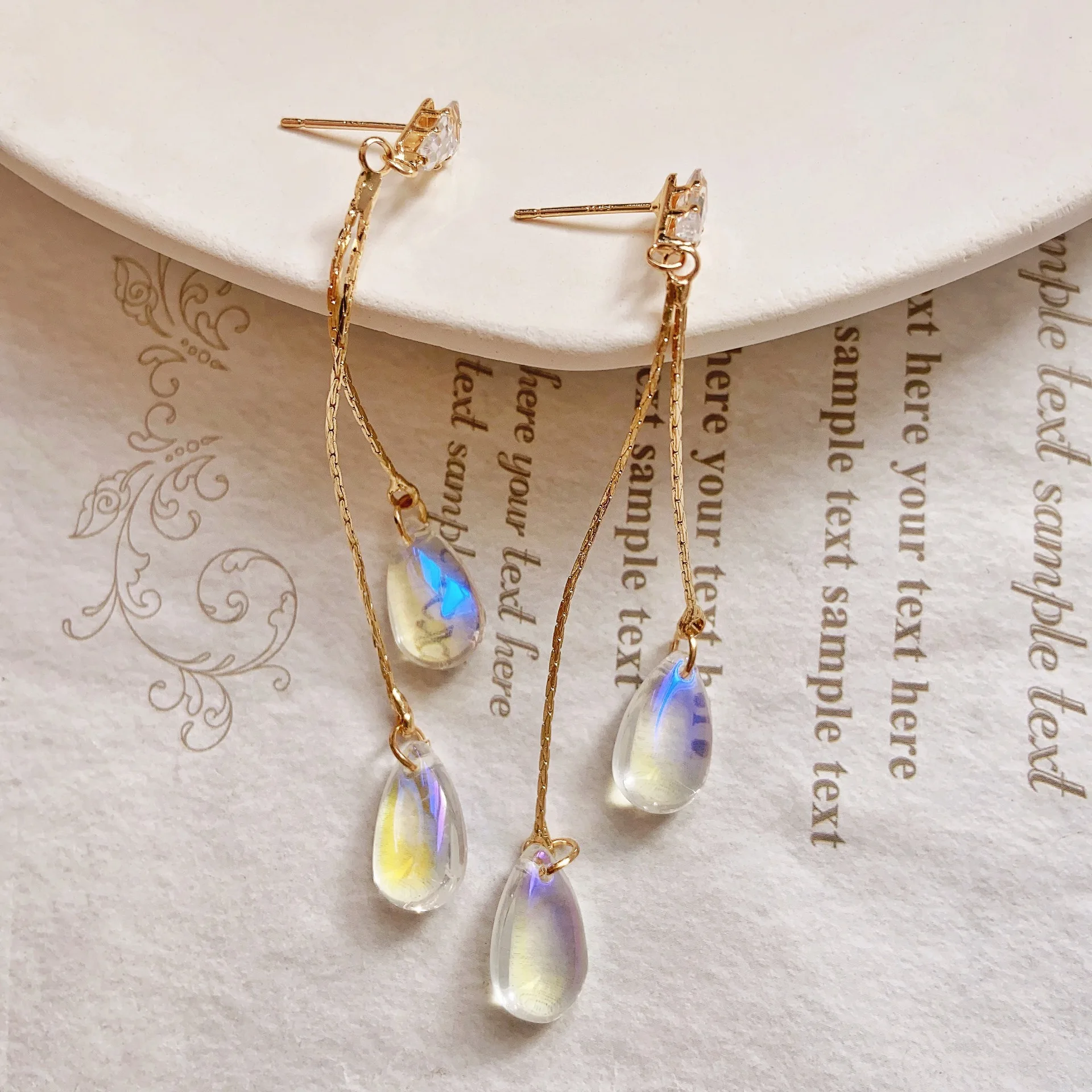まばゆいばかりのウォータードロップイヤークリップ、結婚式、古 - Tippet Line のレビューと価格